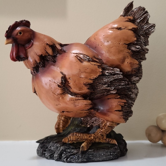 Other - Large Mother Hen Chicken Resin Figurine Statue Art Decor 10 inches tall Feathers